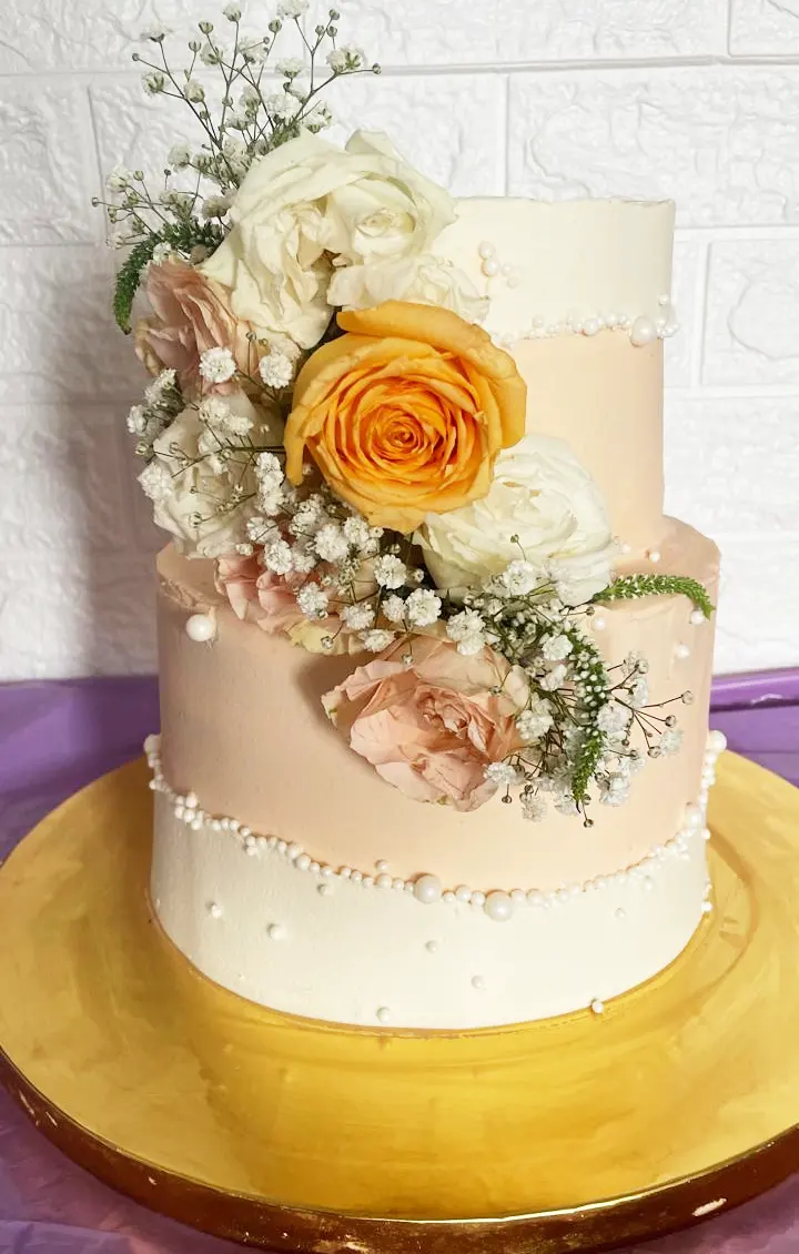 Creación floral de alta repostería artesanal